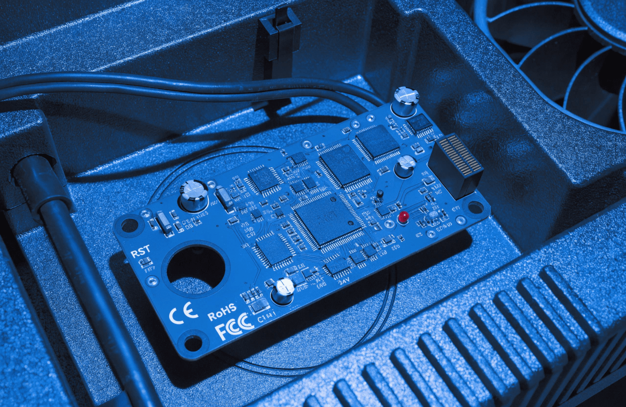 چطور نوسانات برق باعث از کار افتادن برد اصلی در لباسشویی بوش و بکو می شود؟